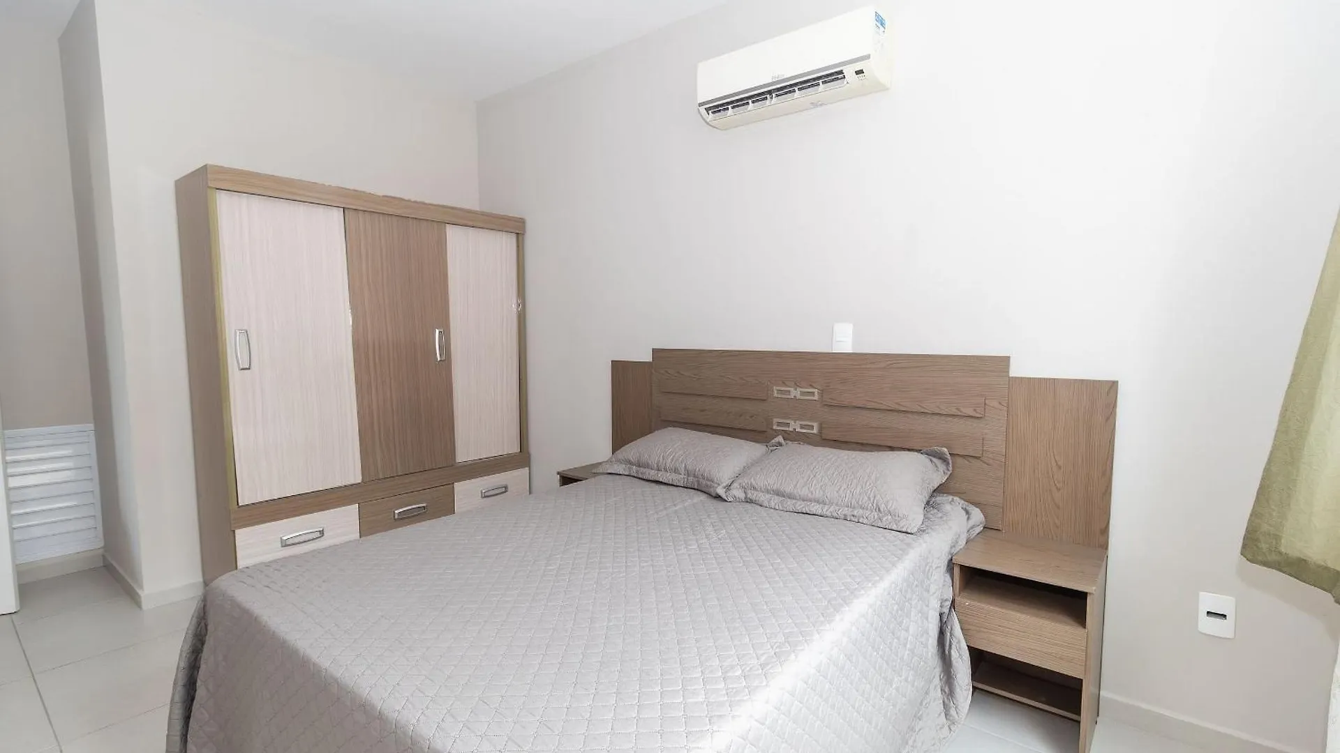 496 - Lindo Apartamento 3 Quartos Localizado Na Praia De Bombas Bombinhas Apartment