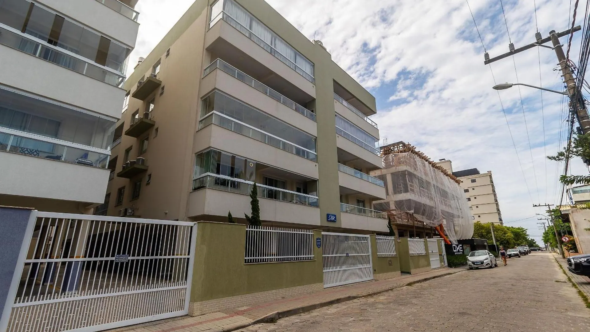 Apartment 496 - Lindo Apartamento 3 Quartos Localizado Na Praia De Bombas Bombinhas